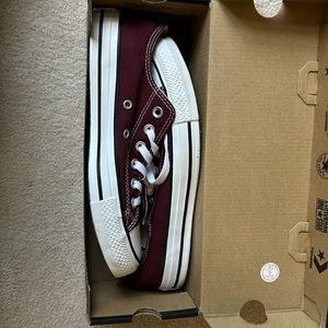 Size 8.5 women converse